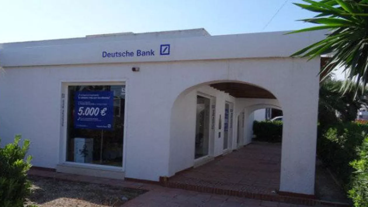 Probleme în economie: Cea mai mare bancă dintr-una din cele mai importante țări ale lumii își închide 200 de sucursale