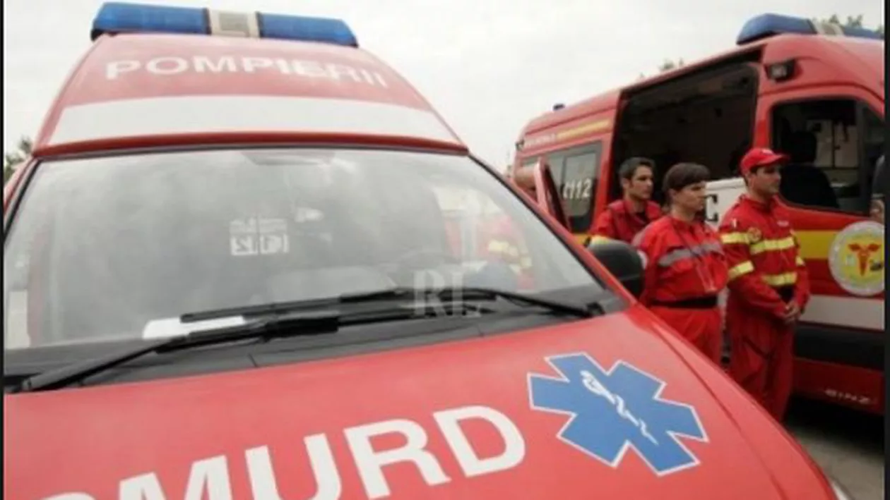 Un autocar cu zece persoane a luat foc în timp ce circula pe autostrada A1, în apropiere de Pitești