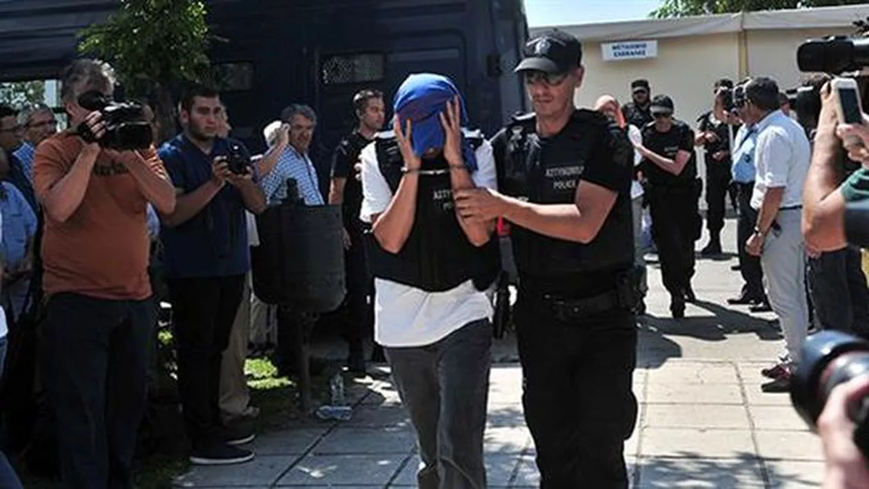 Tribunalul elen i-a condamnat la două luni de închisoare pe cei opt ofițeri turci care au fugit în Grecia