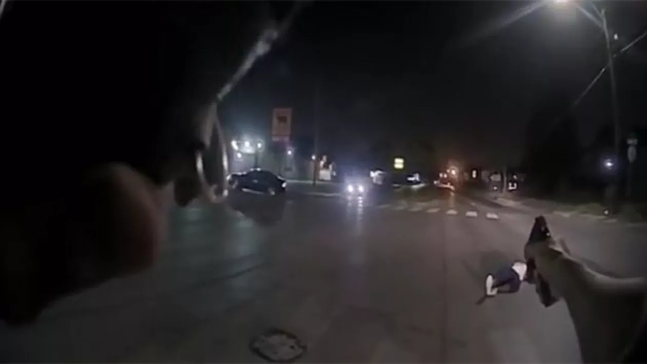 SUA: Imagini explicite cu momentul în care doi polițiști împușcă mortal un bărbat de culoare (VIDEO)