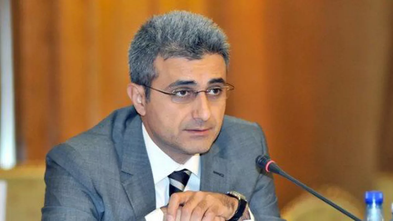 Robert Turcescu și-a expus copilul de numai un an la un real pericol pe rețelele de socializare