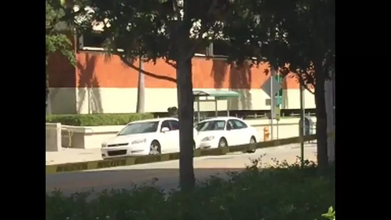 Alertă în SUA! O secție de poliție din Miami, evacuată din cauza unui pachet suspect (VIDEO)