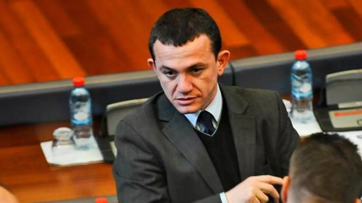 Autoritățile din Turcia cer sancționarea unui jurnalist care a postat pe Facebook comentarii ironice referitoare la tentativa de lovitură de stat