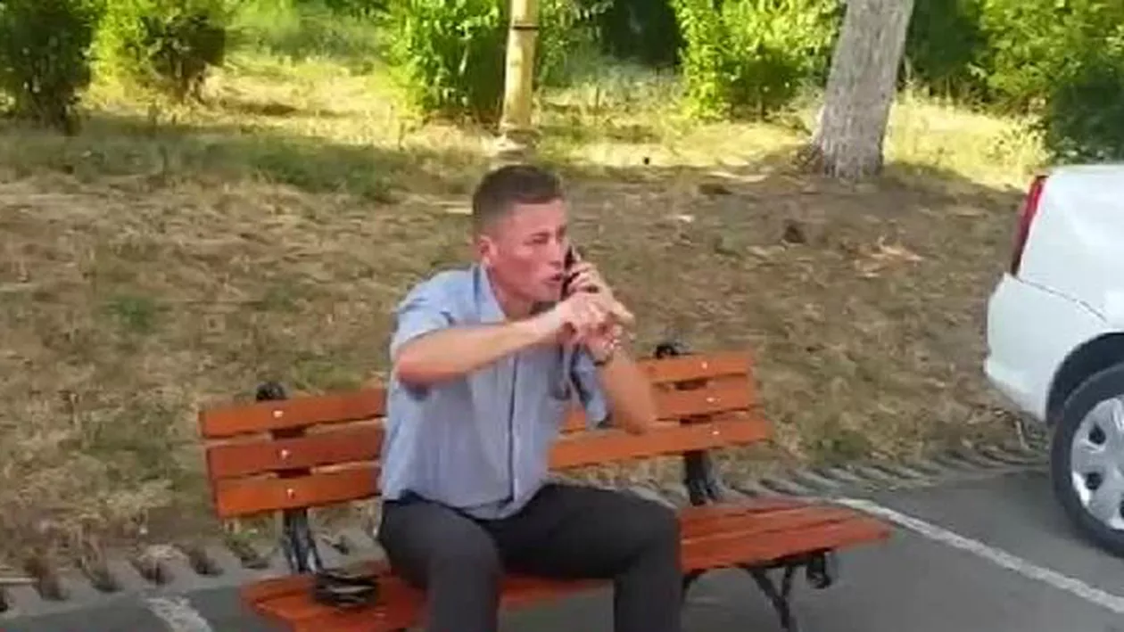 Scandal în faţa Primăriei din Constanţa! Un bărbat care susținea că i s-a cerut șpagă a amenințat că își dă foc (VIDEO)