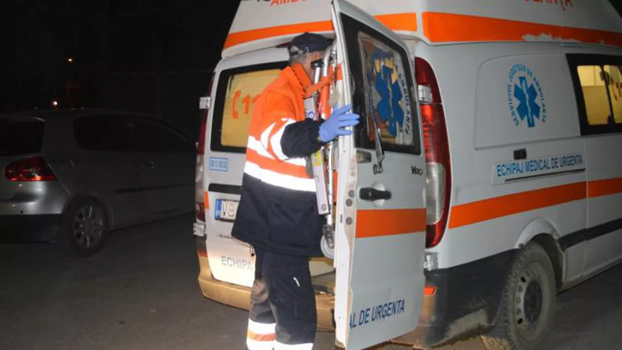 Râșnov: Un bărbat a murit după ce a fost împuşcat de un poliţist care îşi apăra un coleg. Victima a ameninţat cu furca și cuțitul