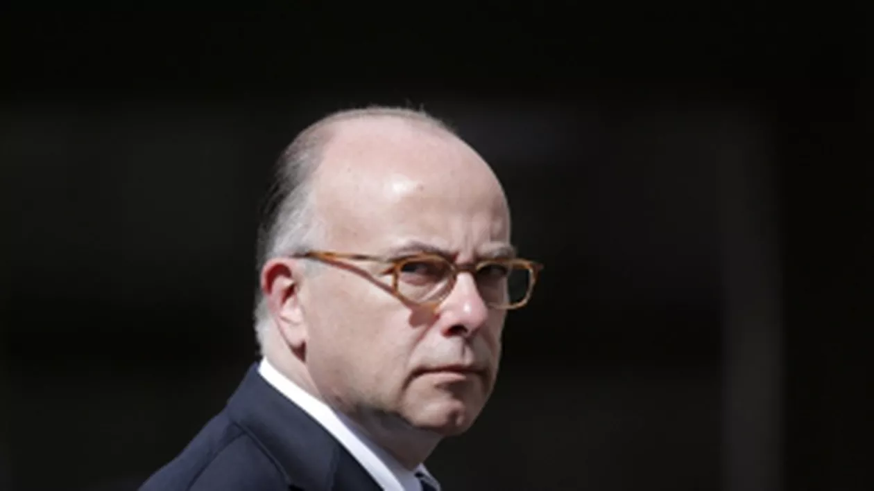 Ministru francez: Vom continua să închidem moscheile radicale și să expulzăm imamii care incită la ură