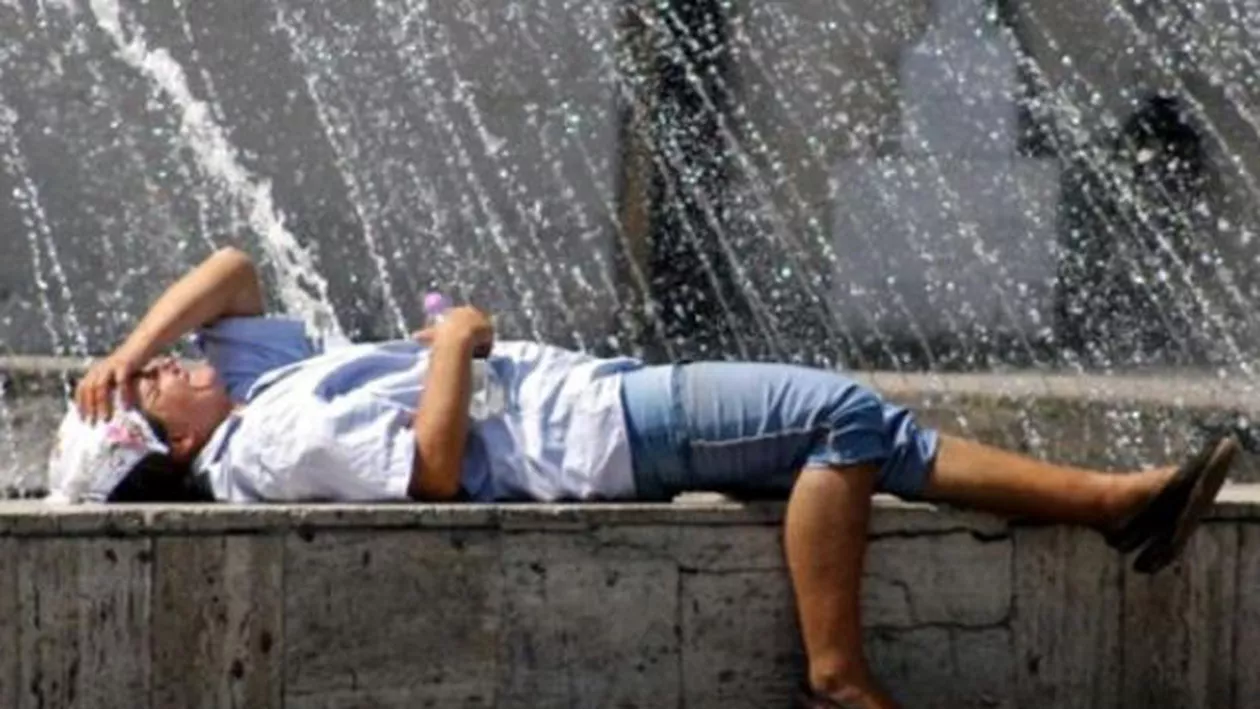 Canicula face victime: Un bărbat a murit pe o stradă din Vaslui după ce i s-a făcut rău din cauza căldurii