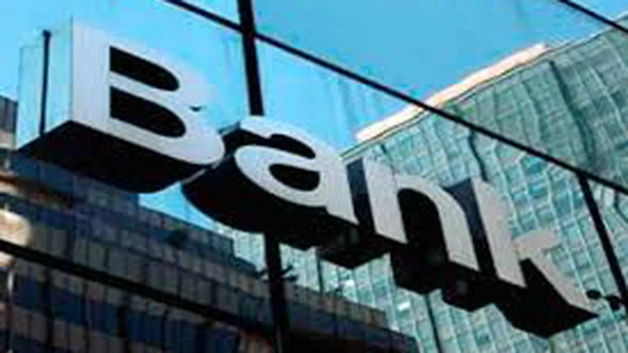 Băncile dau înapoi. Care sunt primele instituții bancare ce au decis reducerea avansurilor la creditele ipotecare