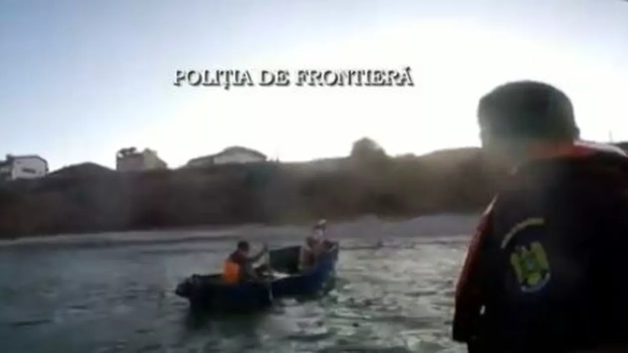 Operațiune dramatică: Trei turiști au fost salvați de pe mare, după ce motorul ambarcațiunii în care se aflau s-a defectat (VIDEO)