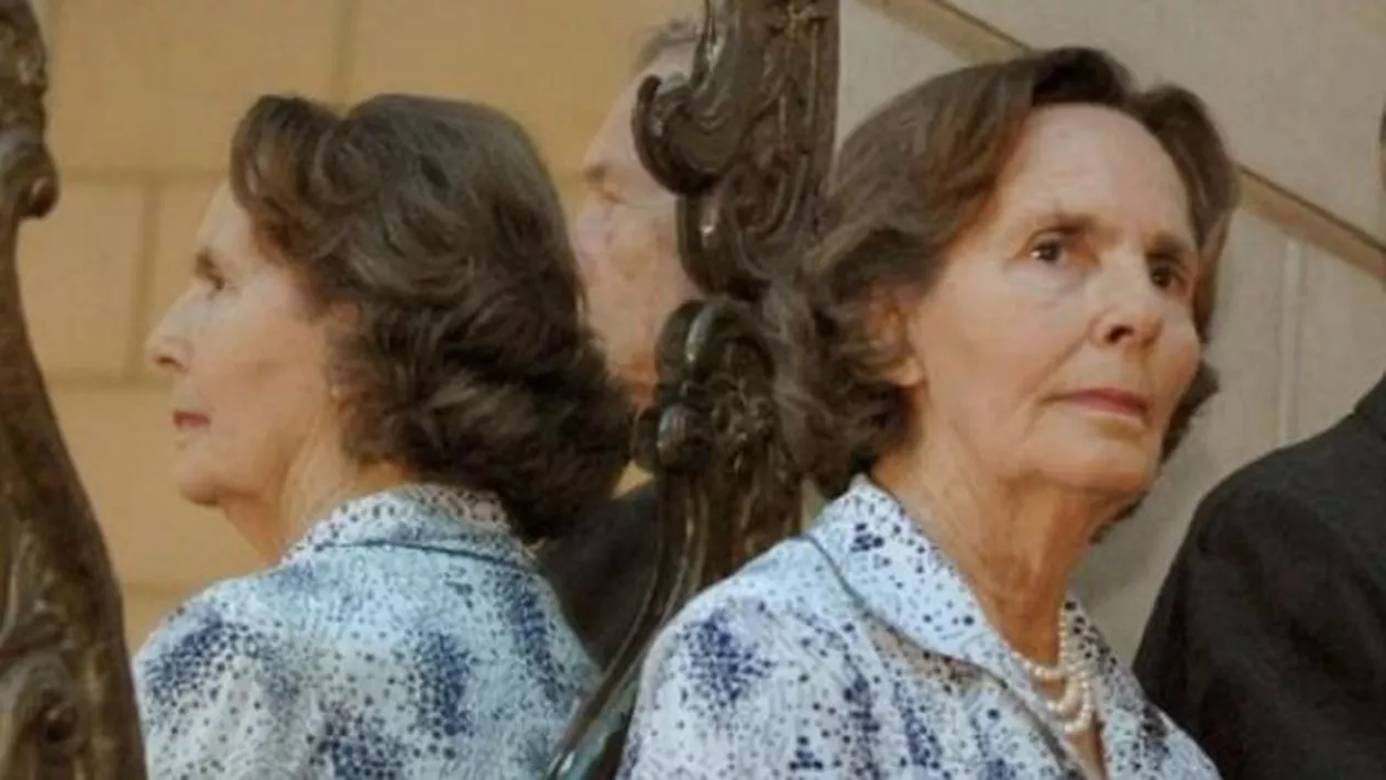 Trupul neînsufleţit al Reginei Ana, adus marți în ţară, apoi va fi dus către Castelul Peleș (VIDEO)