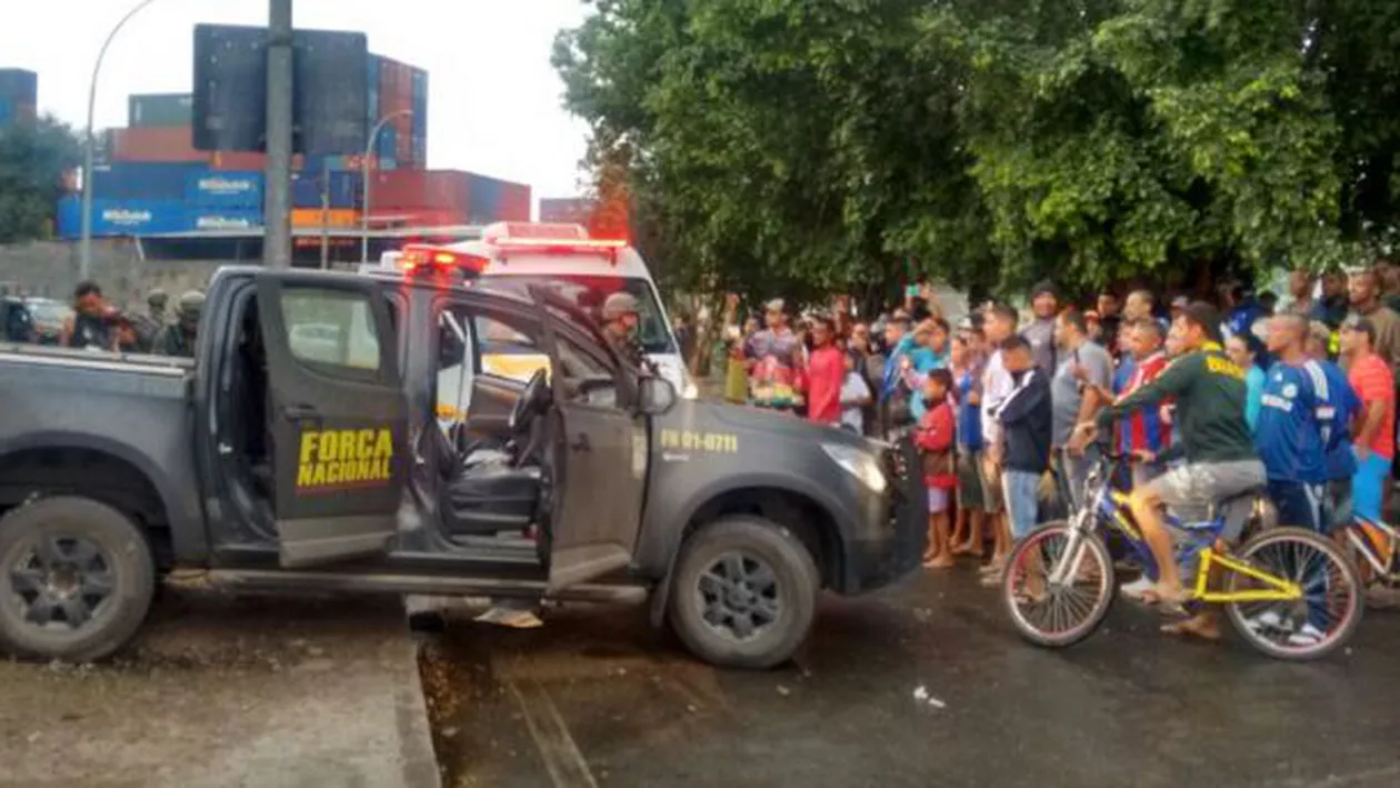 JO 2016: Doi poliţişti care asigurau securitatea Jocurilor, împușcați de narcotraficanţi la Rio (FOTO)