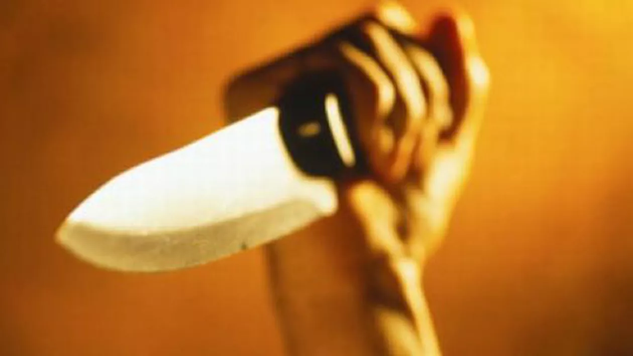 Scandal monstru în Ialomița! Un tânăr și-a înjunghiat prietenul cu un cuţit, în urma unor discuţii contradictorii