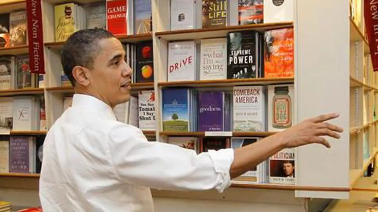 Obama îți recomandă cinci cărți pe care să le citești în această vară