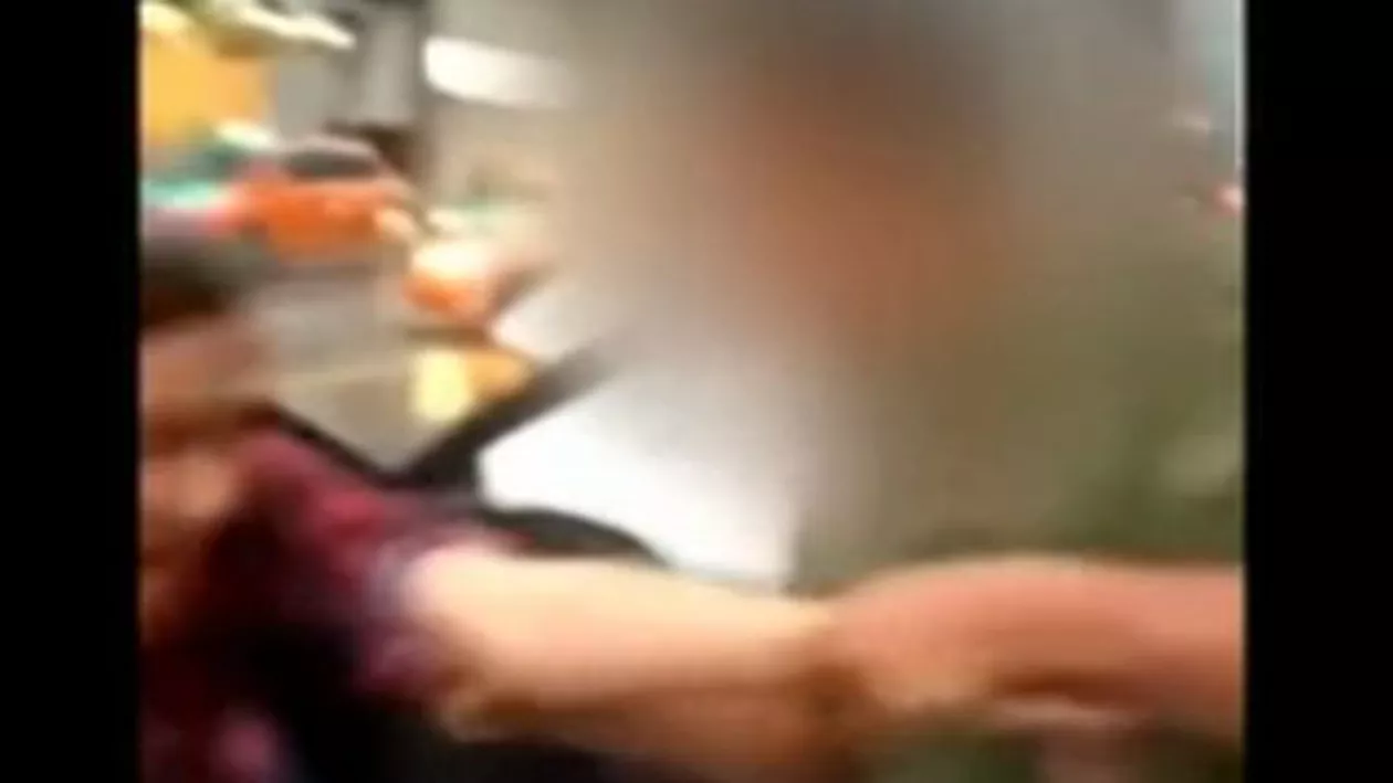 "A fost rasist!". Canada: Un șofer Uber a agresat o pasageră musulmană (VIDEO)