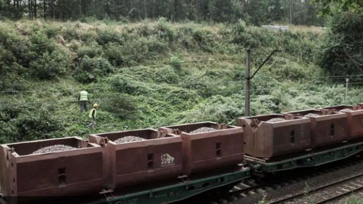 Acțiune de amploare: Grup de vânători de comori, în căutarea unui tren nazist plin cu aur. În ce punct al descoperirii s-a ajuns (FOTO+VIDEO)
