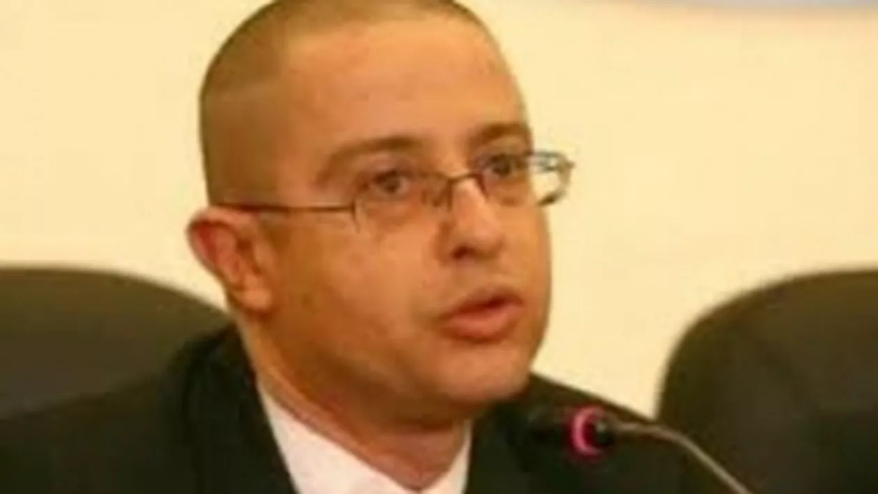 ”Miniștrii tehnocrați una spun și alta fac” Medicul Tudor Ciuhodaru (PSD): Guvernul Cioloș a stabilit un record - şi-a atacat la CCR propriul program de guvernare (VIDEO)