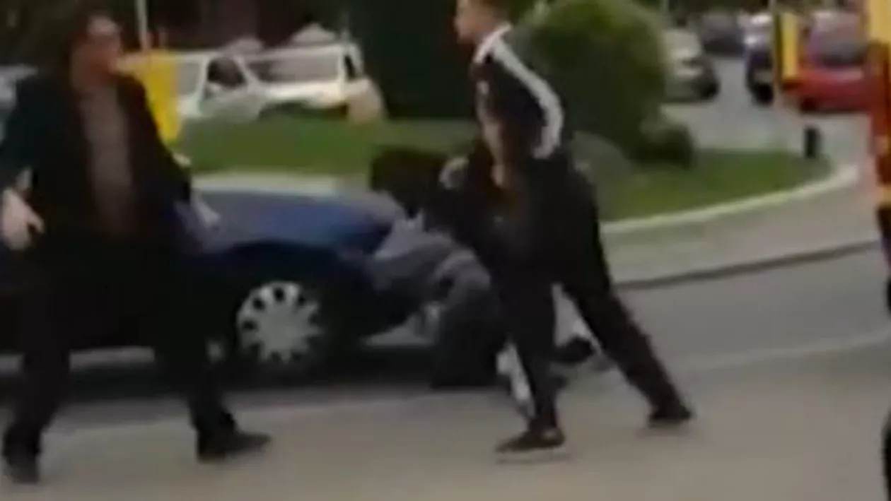 Un șofer care a provocat un accident a făcut circ la venirea poliției. Bărbatul a fost condamnat în trecut pentru crimă (VIDEO)