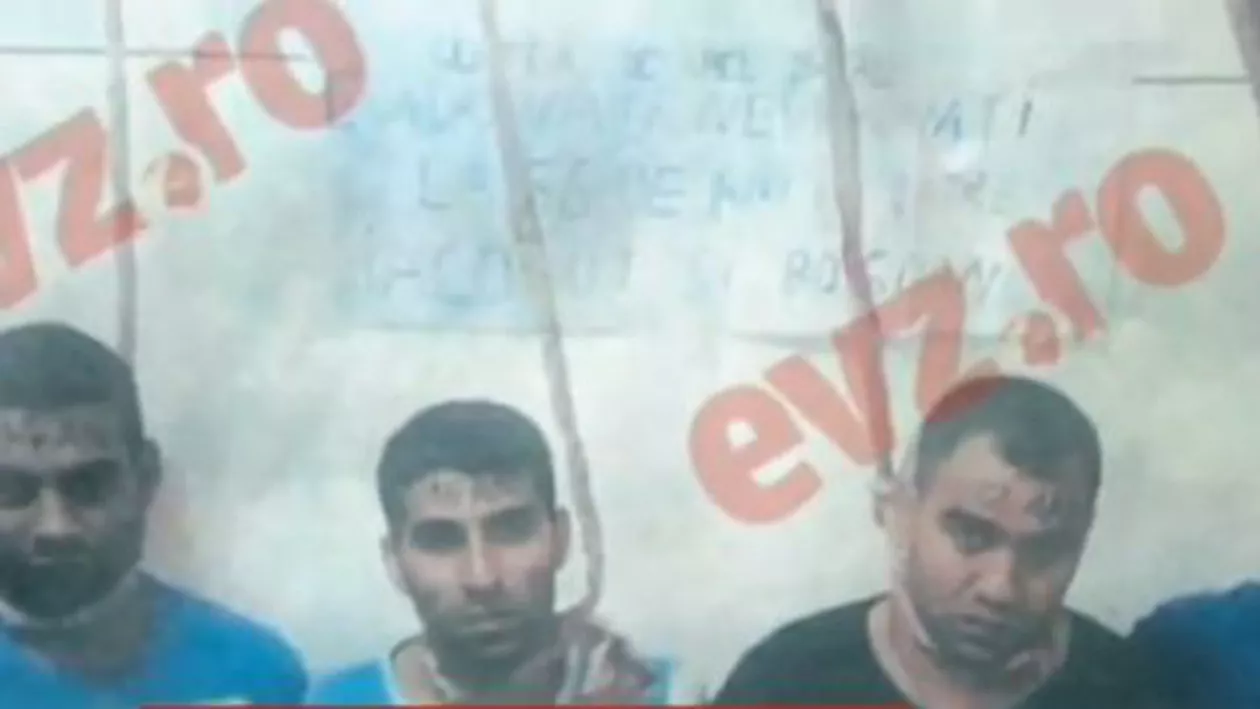 Protest inedit al unor bărbați găsiți vinovați pentru mai multe jafuri. Ei susțin că au fost condamnaţi pe nedrept de judecători (VIDEO)