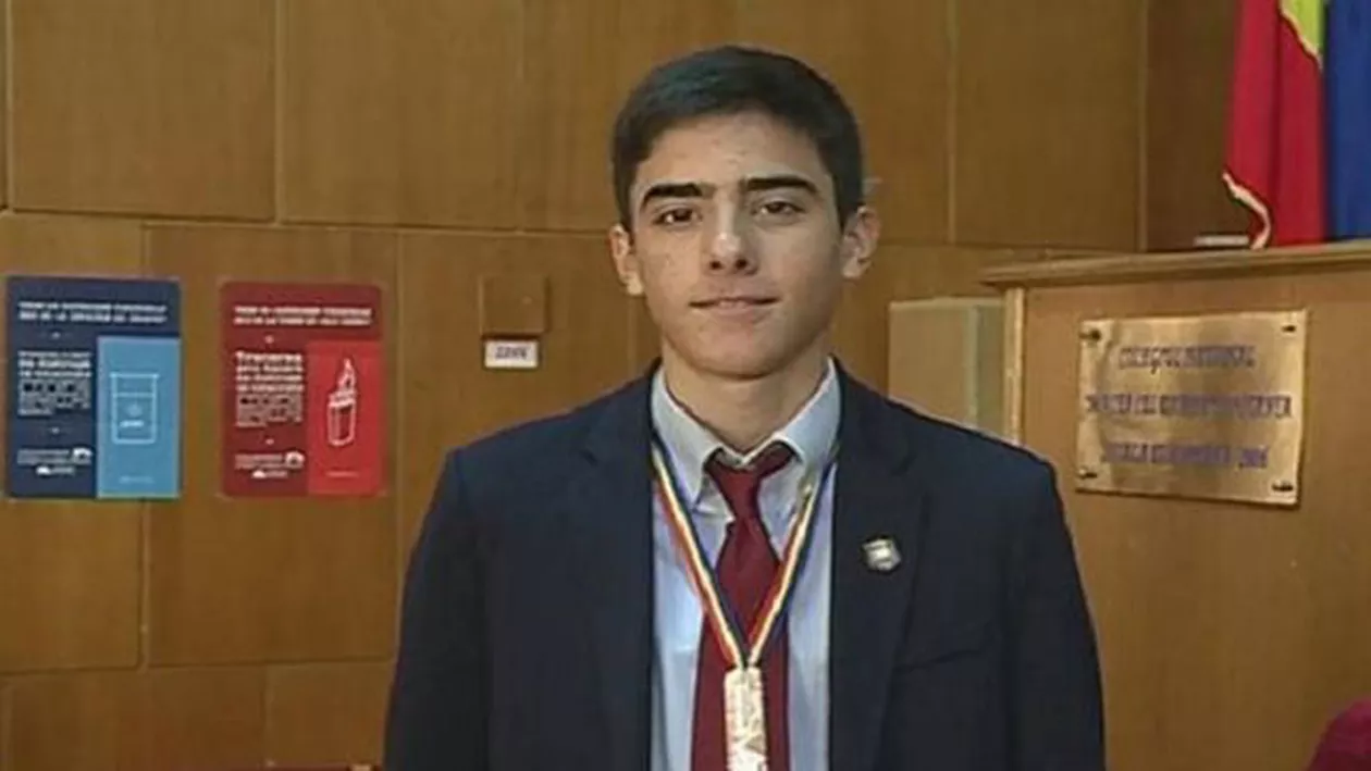 Un ELEV din România, considerat noul EINSTEIN. Universităţi precum Harvard şi Columbia s-au luptat să-l aibă student și i-au oferit burse de 70.000 de dolari pe an