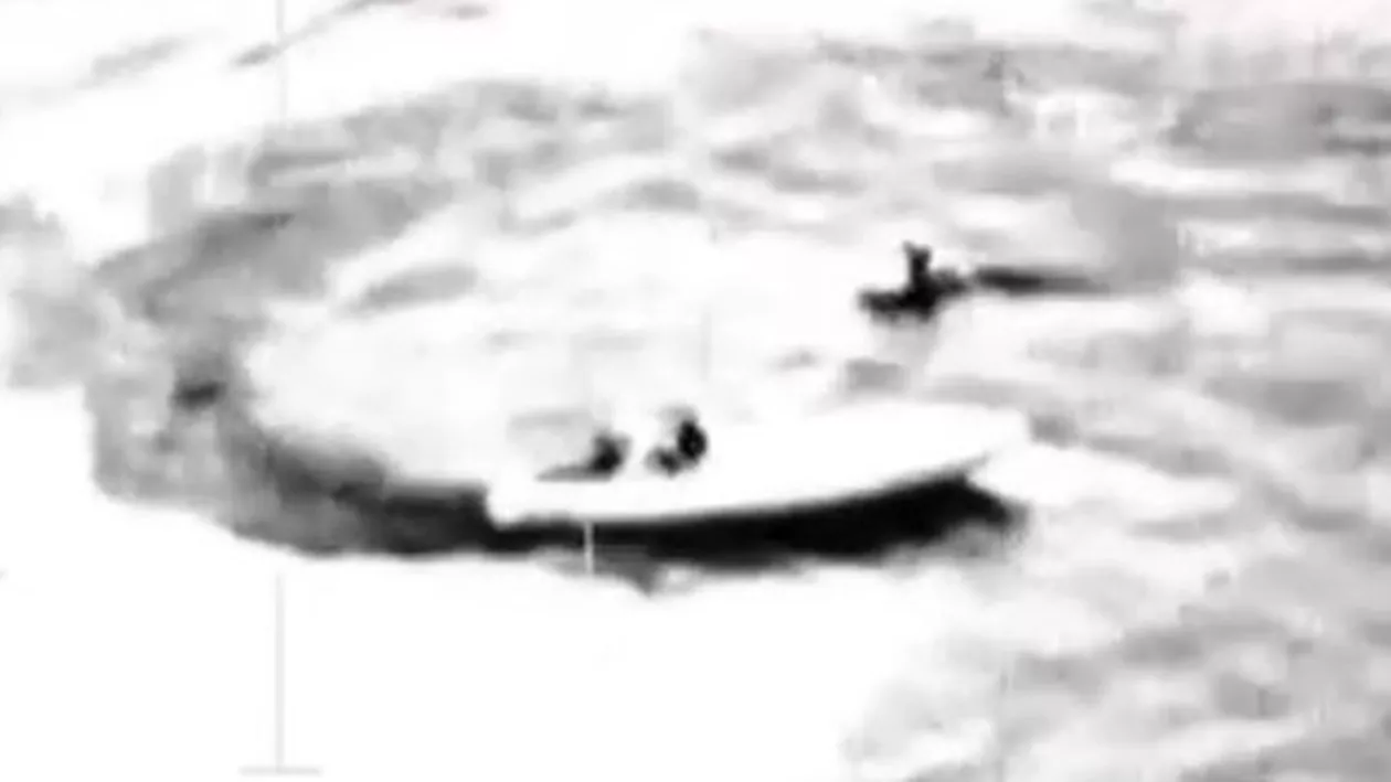 Urmărire ca în filme în Italia, cu bărci de mare viteză: Oamenii legii, pe urmele a doi traficanți de droguri. Unul dintre ei a reușit să scape (VIDEO)