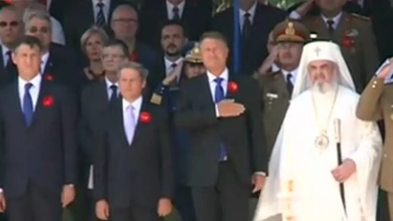 Klaus Iohannis, prima apariție după concediu: Ceremonie în Parcul Carol cu ocazia împlinirii a 100 de ani de la intrarea României în Primul Război Mondial (VIDEO)