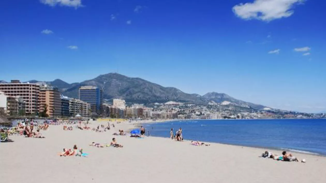 Panică pe o plajă din Costa del Sol, după ce salvamarii au fost alertați de trei ori că aproape de țărm se află un rechin: Alarma s-a dovedit a fi falsă (VIDEO)