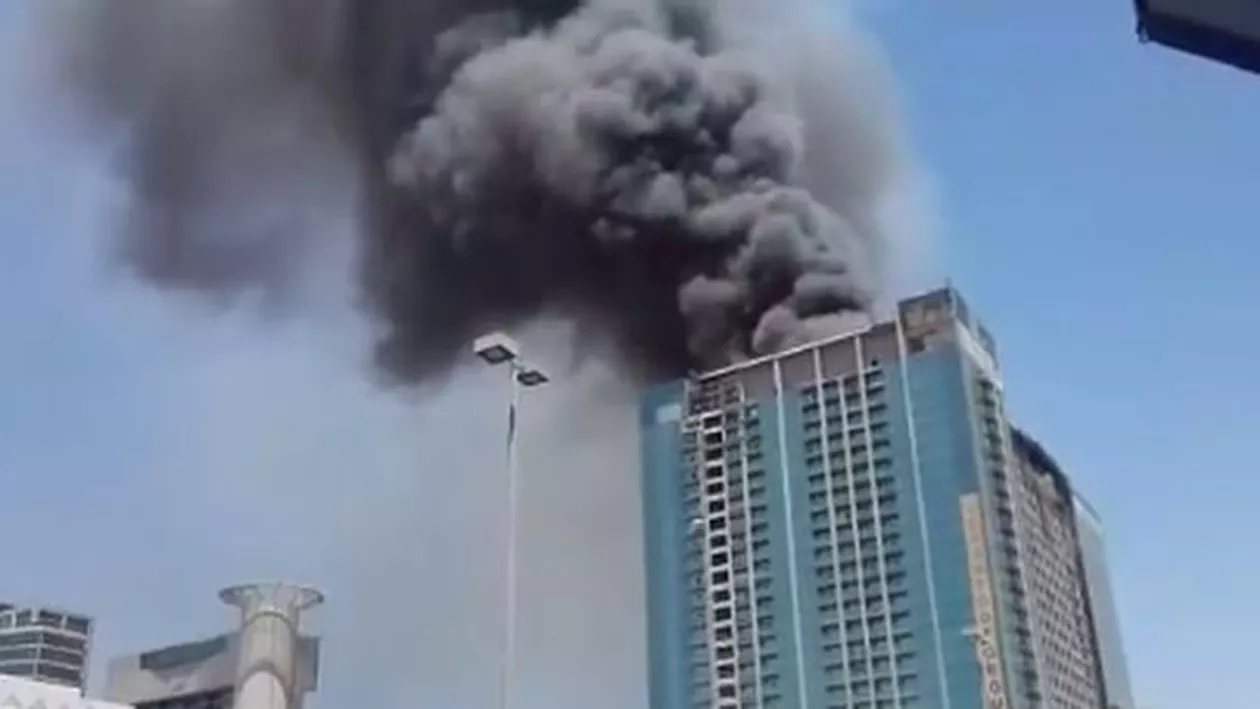 Incendiu puternic la un imobil de 28 de etaje din Abu Dhabi. Cel puțin 13 persoane au fost rănite (VIDEO)