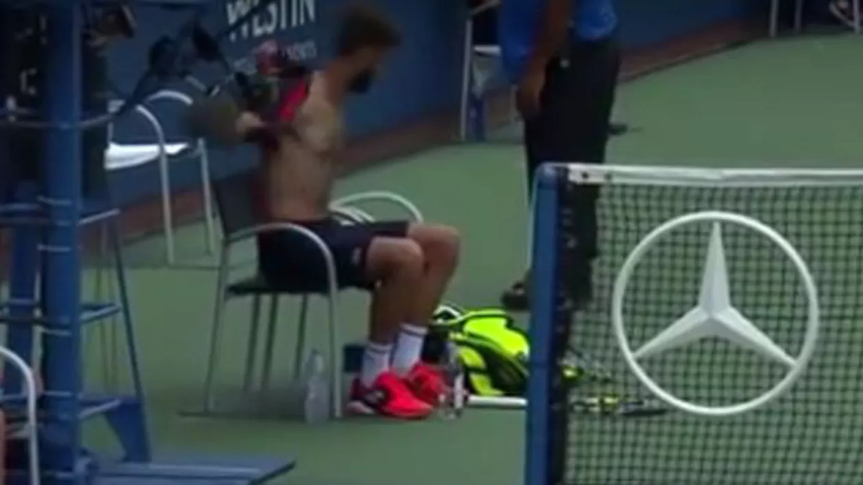 US Open: Un tenismen francez și-a rupt tricoul în timpul unui meci, de furie că a pierdut un set (VIDEO)