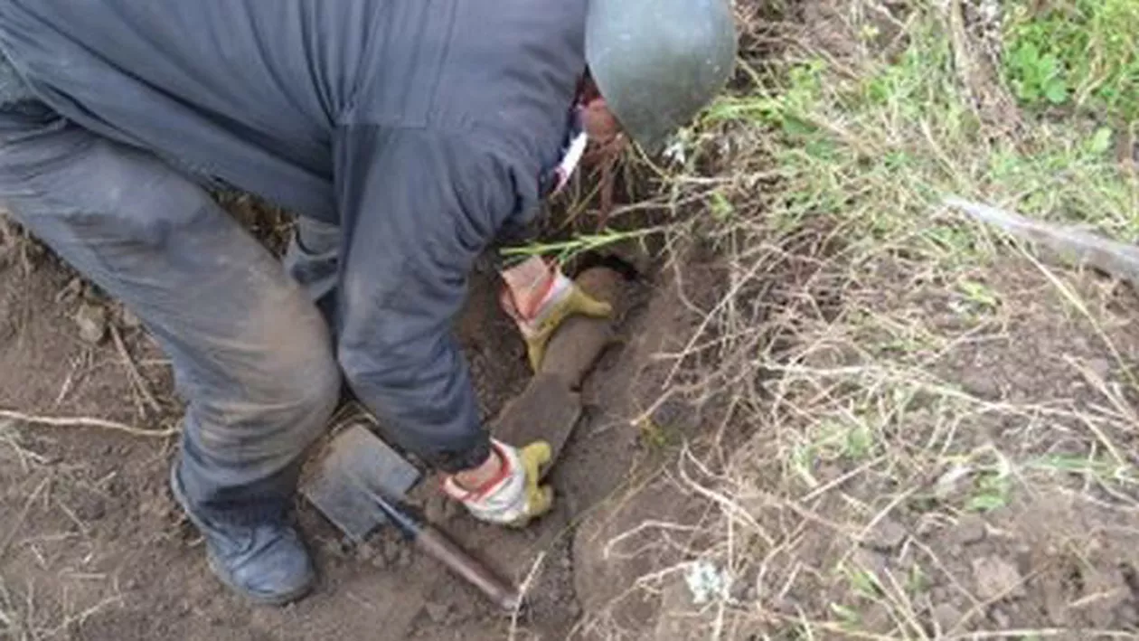 Zeci de localităţi din România stau pe un câmp minat