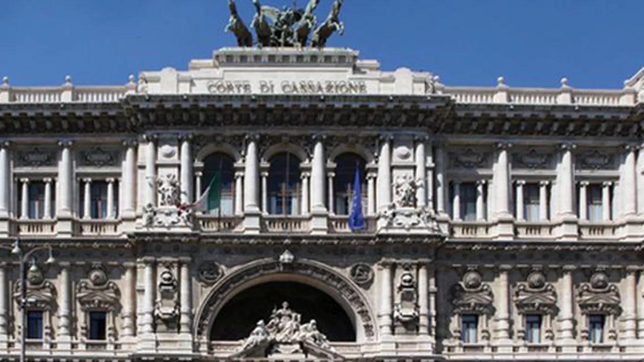 Masturbarea în public NU este o infracțiune, a decis Curtea Supremă din Italia