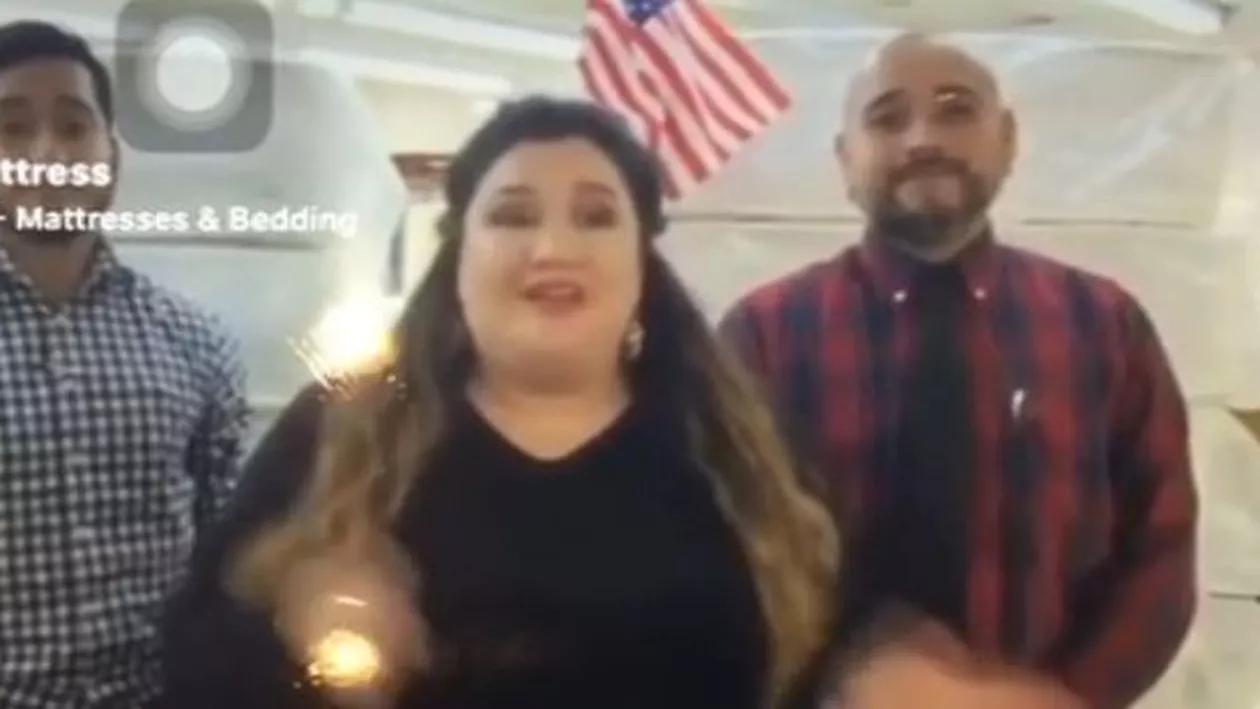 Gest revoltător: Un magazin de saltele din Texas și-a făcut reclamă folosindu-se de împlinirea a 15 ani de la atentatele din SUA (VIDEO)