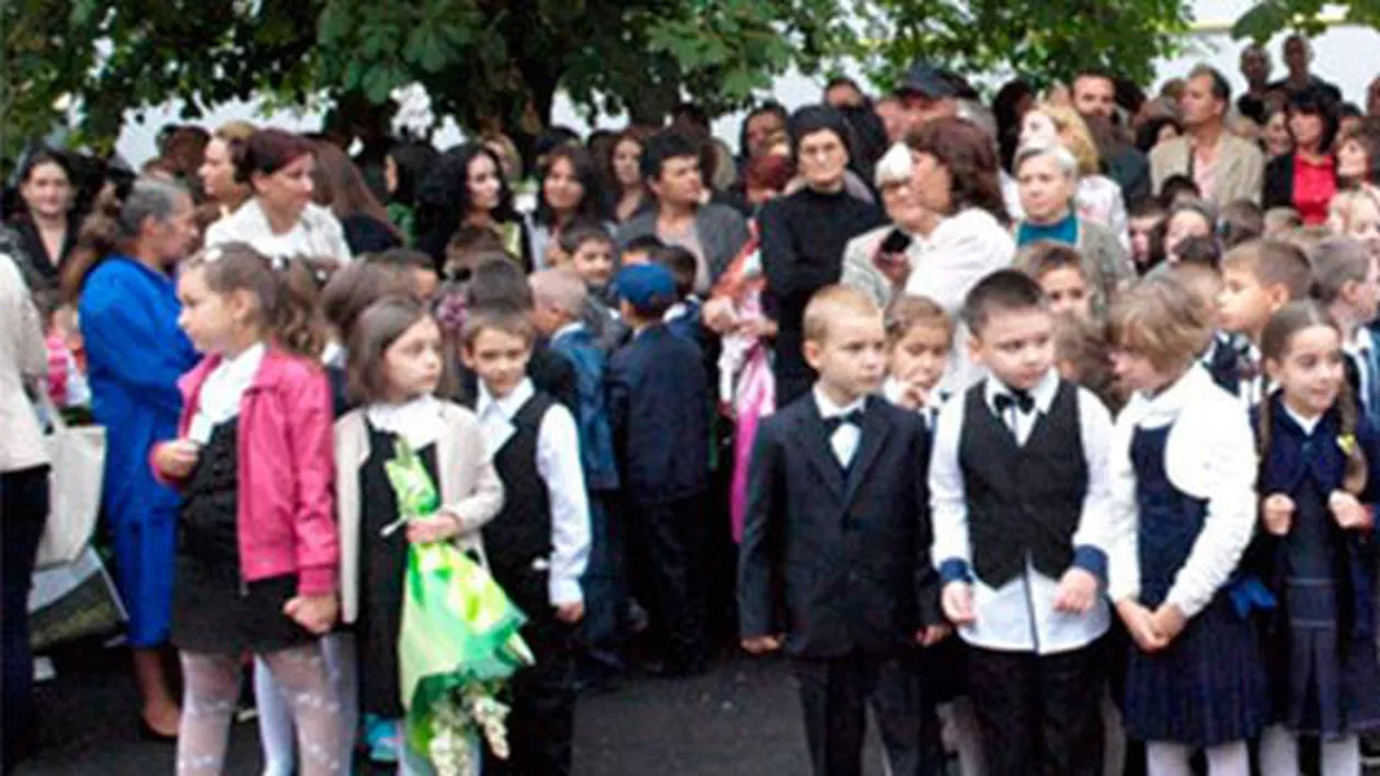Elevii se întorc luni la cursuri: Ce noutăți aduce anul școlar 2016-2017 (VIDEO)