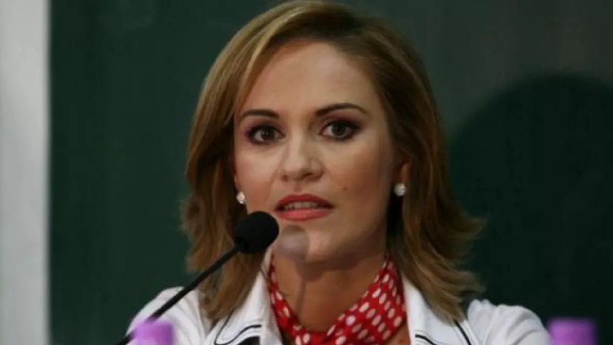 Gabriela Firea, la deschiderea anului școlar: "Vă spun cu toată sinceritatea, în fața sfintei cărți prefer să îmi dau demisia dacă voi observa că sistemul e mai tare ca mine"