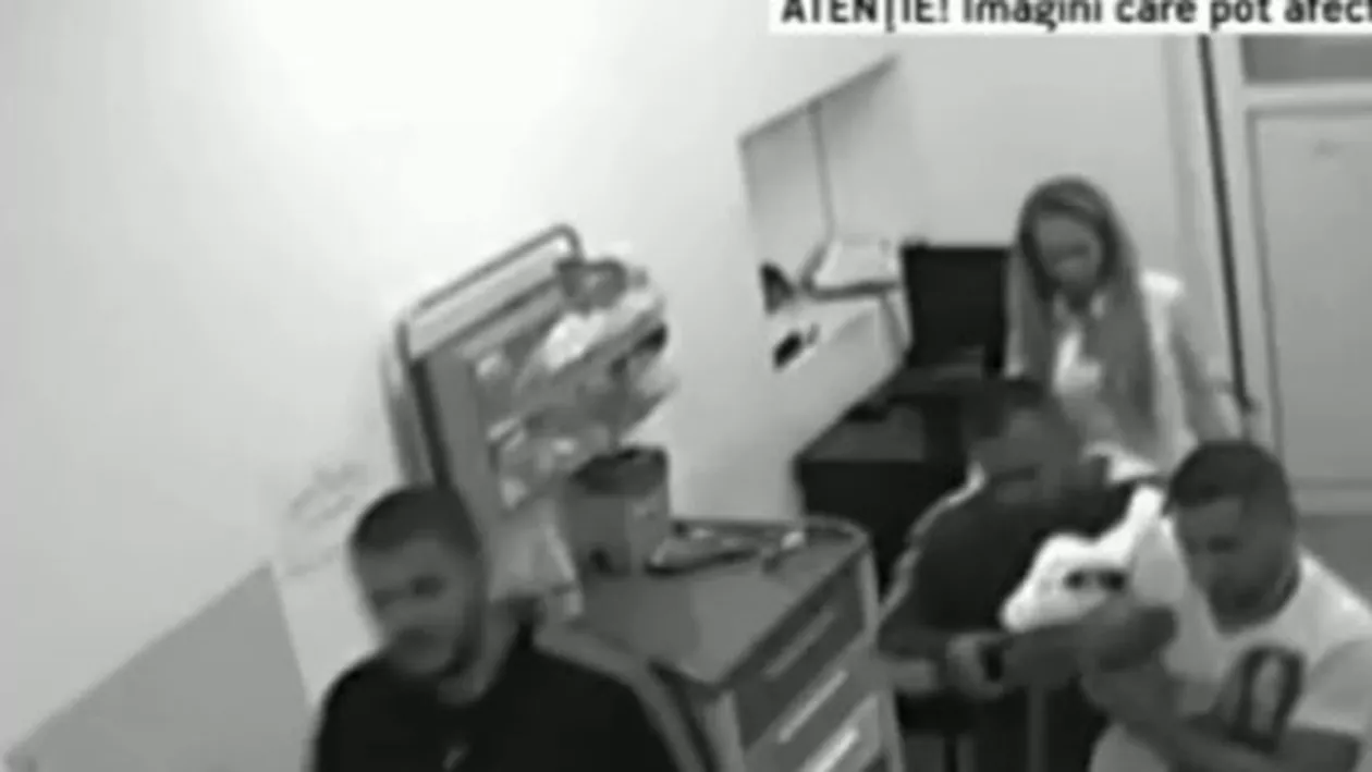 Teroare la Spitalul Colentina: Medicii au fost atacați de rudele unui pacient declarat mort și au trebuit să se baricadeze până la venirea forțelor de ordine (VIDEO)