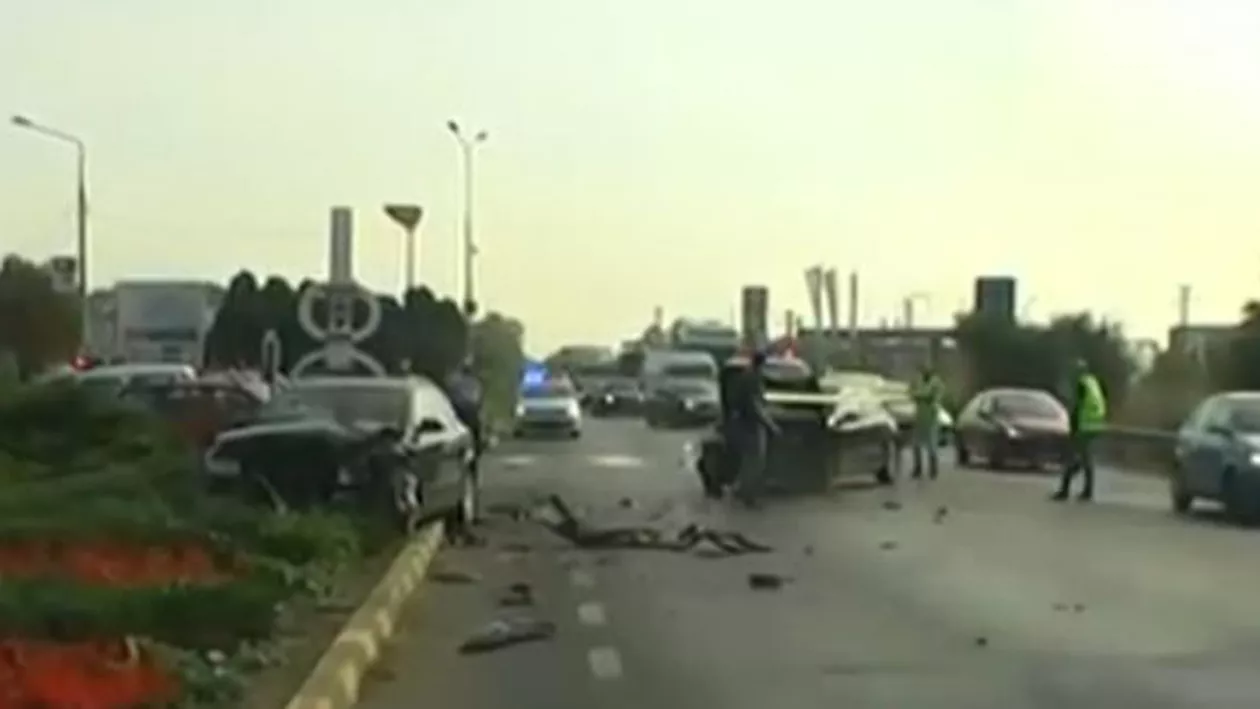 Două accidente grave s-au produs pe străzile din Moldova. Primarul din Focşani a fost rănit într-unul dintre ele (VIDEO)