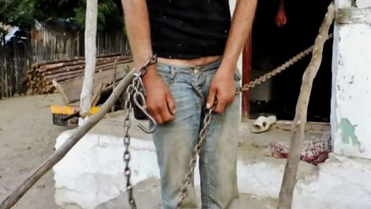 Apar noi detalii dramatice de la atrocitățile din Berevoiești: Autoritățile a descoperit alte 30 de persoane care au fost ținute ca sclavi (VIDEO)