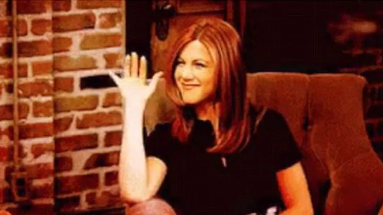 Vestea divorțului dintre Angelina Jolie și Brad Pitt, subiect de amuzament pe rețelele de socializare: Utilizatorii au distribuit imagini cu Jennifer Aniston cu diverse mesaje comice (FOTO)