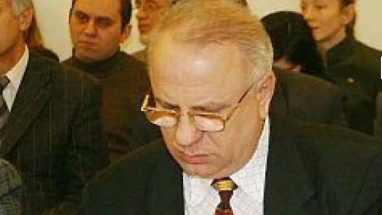 Scandal cu un fost politician: Adrian Nedelcu își terorizează vecinii pe care i-a agresat și scuipat (VIDEO)