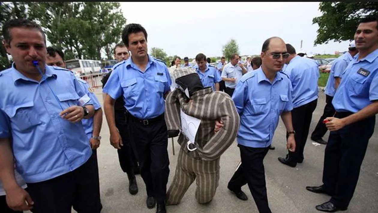 Proteste în penitenciarele din țară, luni: Gardienii se plâng ca au făcut 1,5 milioane de ore suplimentare (VIDEO)