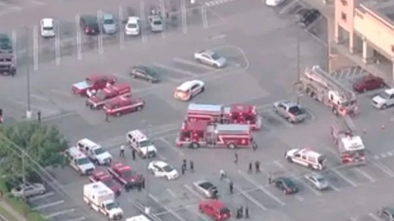 Atac armat lângă un mall din Houston. Cel puțin șase oameni au fost răniți (VIDEO)