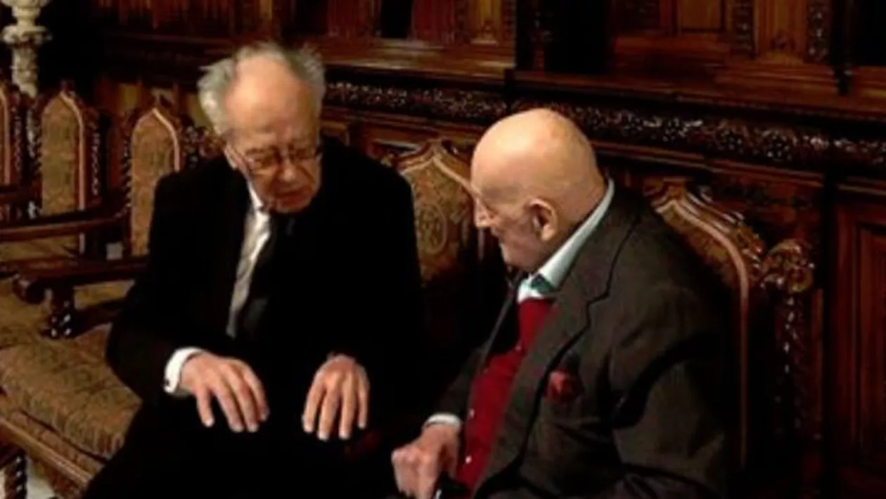 "Mititeluți și emoționați", Mihai Șora și Neagu Djuvara au depănat amintiri la biblioteca Palatului Cotroceni: Avem laolaltă 200 de ani