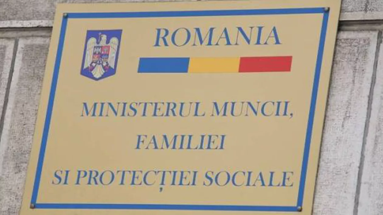 Peste 100 de sindicaliști pichetează sediul Ministerului Muncii, nemulțumiți de salariile din administrație