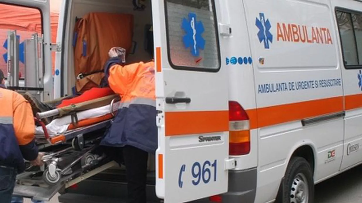 Accident groaznic în Botoșani: Un copil a murit călcat de camion după ce a fost scăpat de mama sa din brațe (VIDEO)