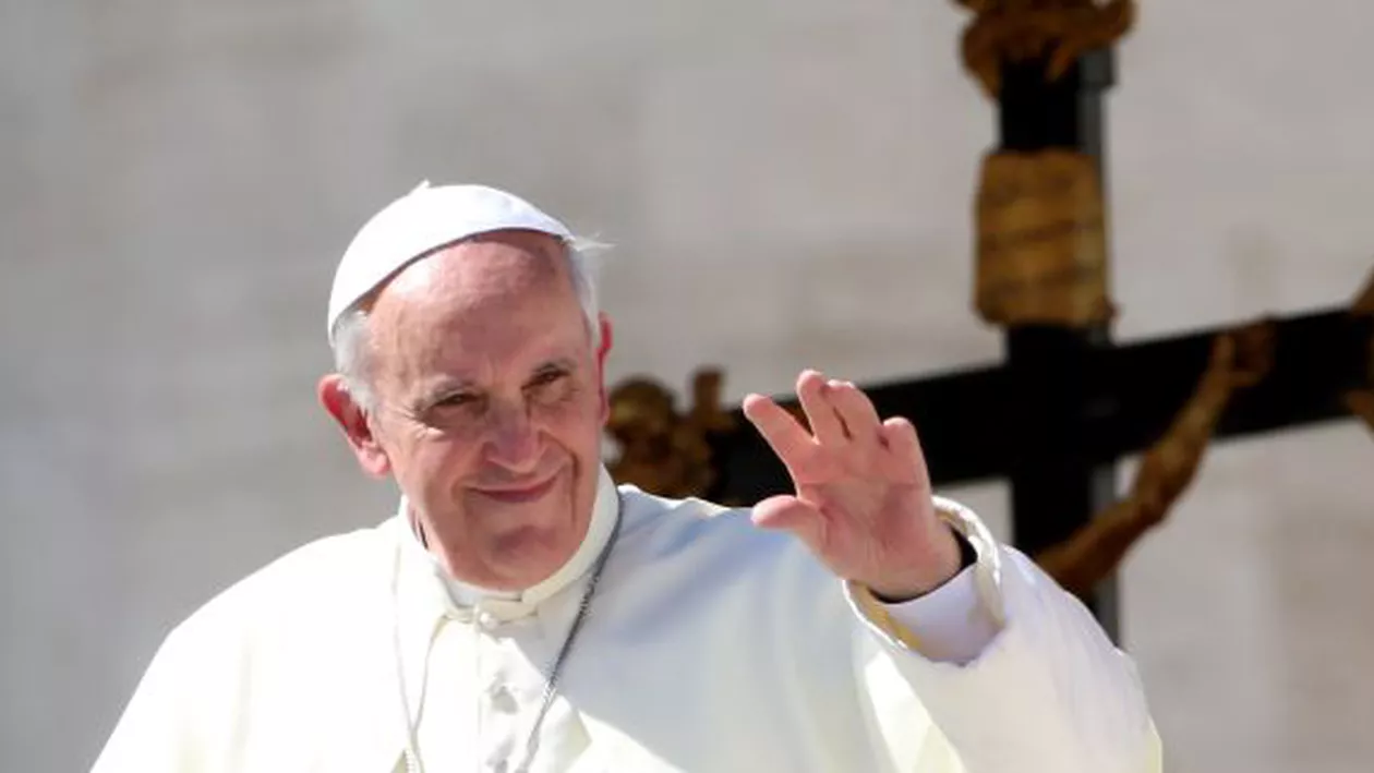 Papa Francisc, invitat în România de episcopii catolici
