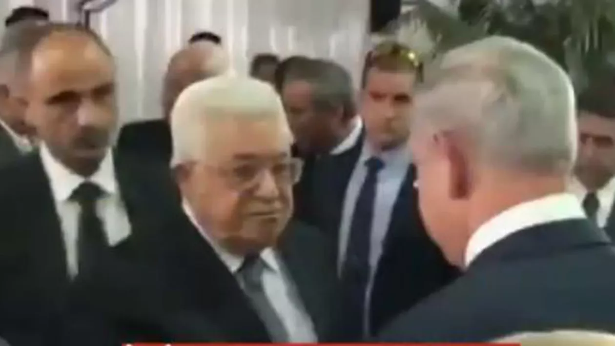 Strângere de mână istorică: Premierul Israelului și președintele Autorităţii Naţionale Palestiniene s-au văzut cu ocazia funeraliilor lui Shimon Peres (VIDEO)