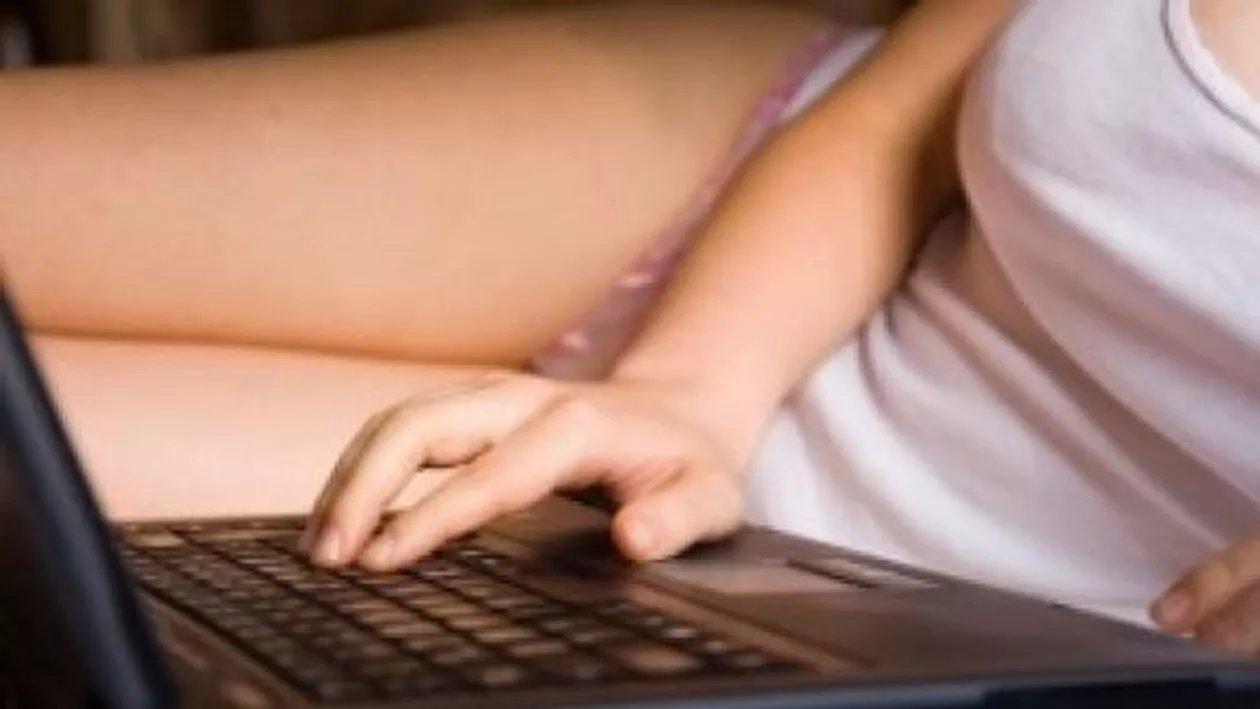 Nouă ani de închisoare pentru mama din Giurgiu care ar fi făcut videochat alături de copiii săi