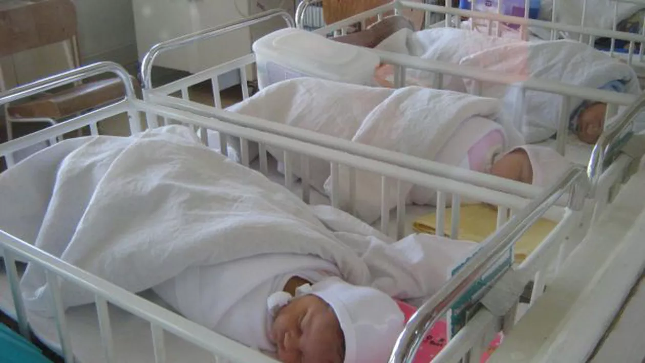 Ziua şi problemele din sistemul sanitar! Maternitatea din Slatina, fără lifturi (VIDEO)