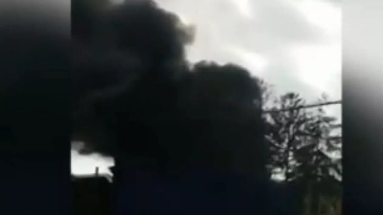 Incendiu devastator la o fabrică din Sighetu Marmaţiei (VIDEO)