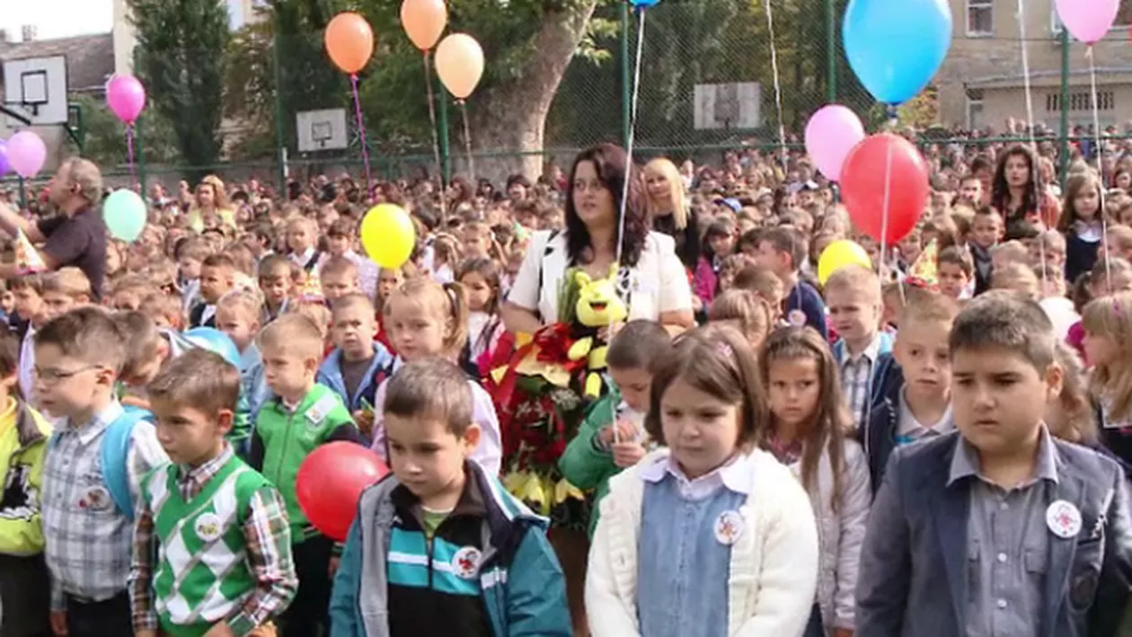 Paradox românesc: Miercuri, de Ziua Educației, elevii și profesorii nu fac cursuri