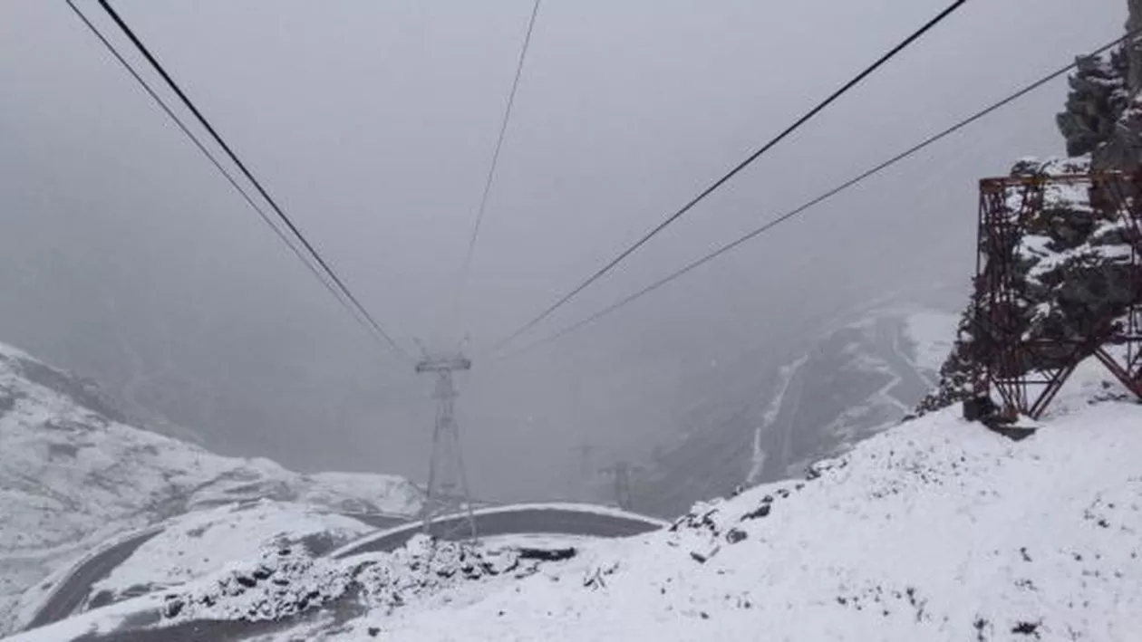 Ninsori abundente în zona montană a județului Argeș: Stratul de zăpadă măsoară în jur de 15 cm (VIDEO)
